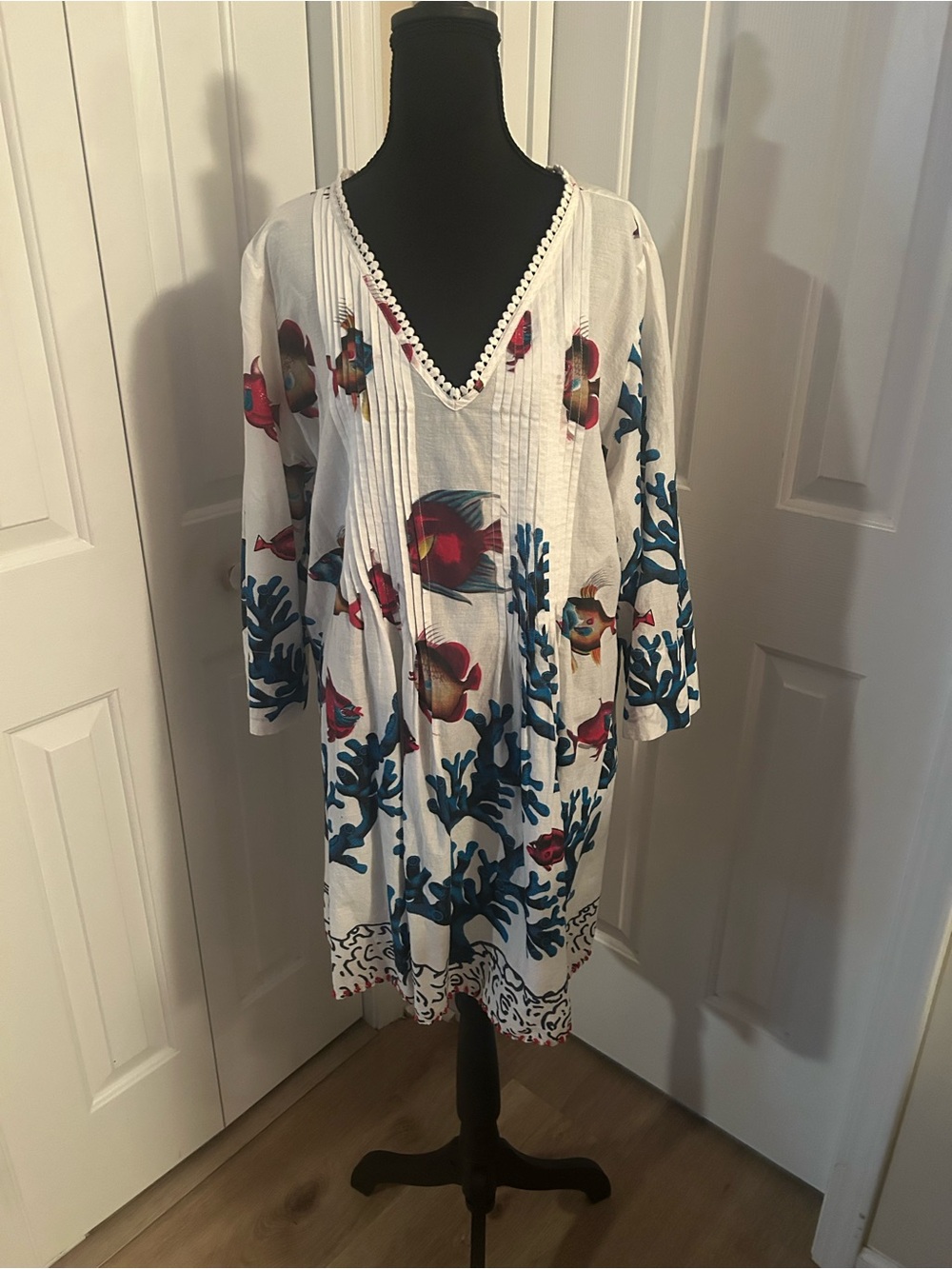 Soft Surroundings White Fish & Coral Print V-Neck Women’s Dress